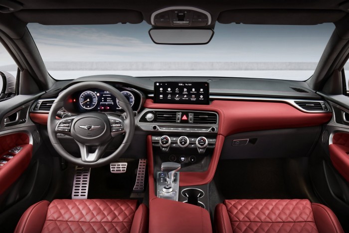 Új luxuskombi érkezik Európába 6