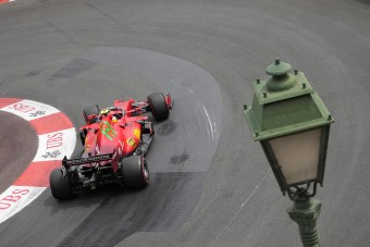 F1: Nagy lehetőséget mulasztott el a Ferrari-pilóta