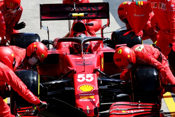 F1: Az utolsó pillanatban bukott pontot a Ferrari
