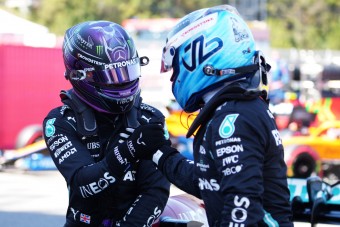 F1: Bottas csöpögősen búcsúzkodik Hamiltontól