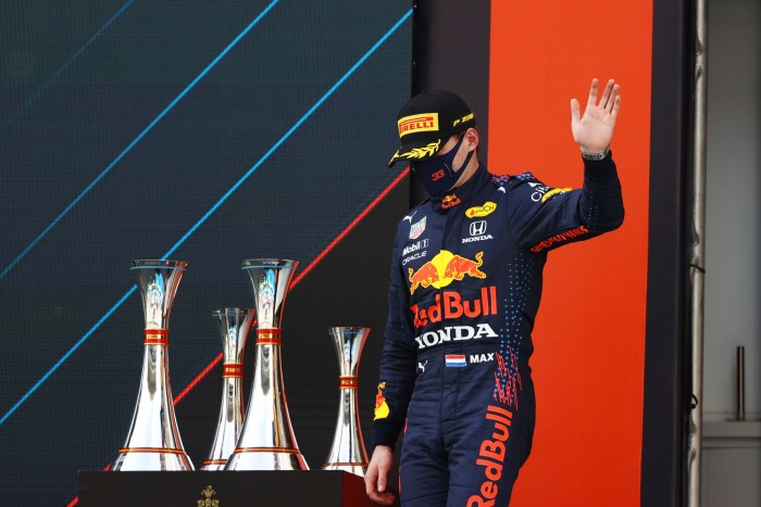 F1: Hezitált Hamilton, hogy hallgasson-e a Mercedesre 2