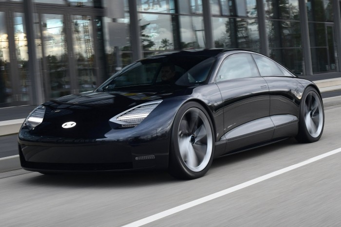 Elegáns villanyszedánnal bővít a Hyundai 6