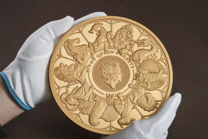 10 kilós “aprópénzt” adtak ki Nagy-Britanniában 1