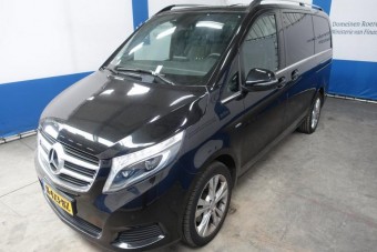 Érthetetlen, miért fizettek egy vagyont ezért a használt Mercedes kisbuszért