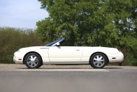 Formájával azonnal hódít – Ford Thunderbird, 2002 78