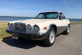 Azt hiszed, káprázik a szemed, pedig nem: tényleg kupét faragtak az ikonikus Jaguarból