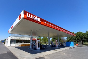 Az M1-es autópálya mentén terjeszkedett a Lukoil 