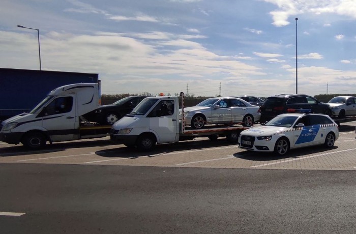 Hemzsegtek a túlsúlyos szerelvények az M1-esen