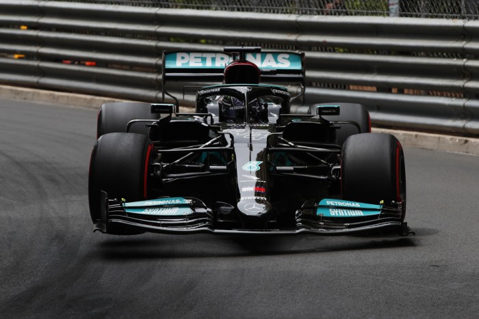 F1: Csapatát okolja a lebőgésért Hamilton