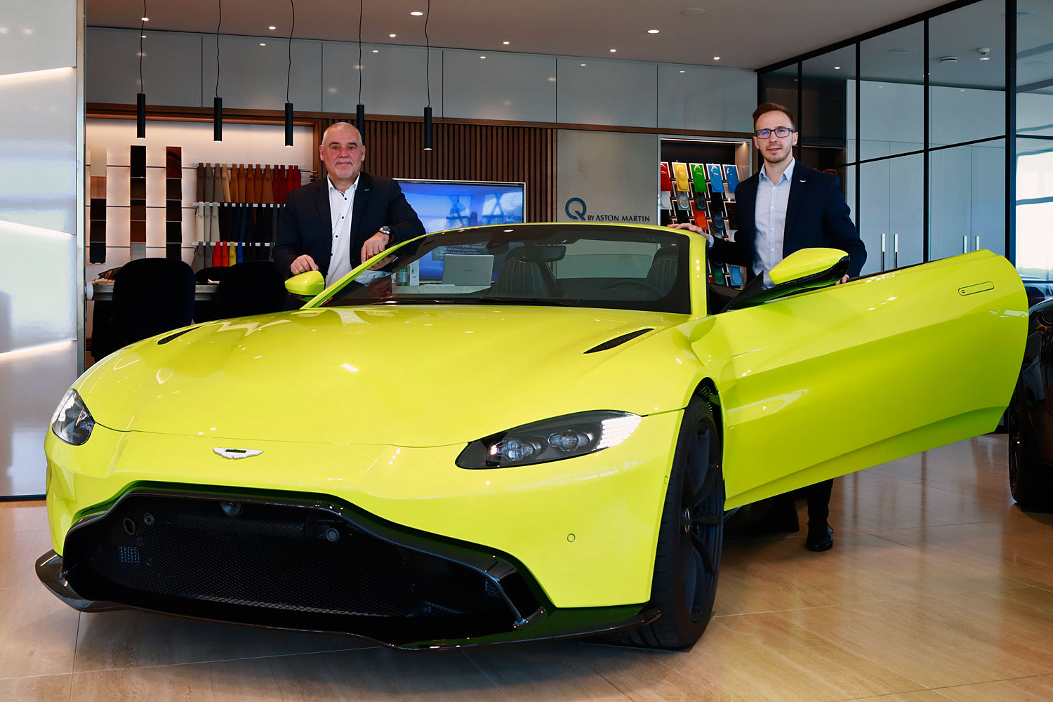 Hogyan és milyen Aston Martint vásárolnak a magyar milliárdosok? 4