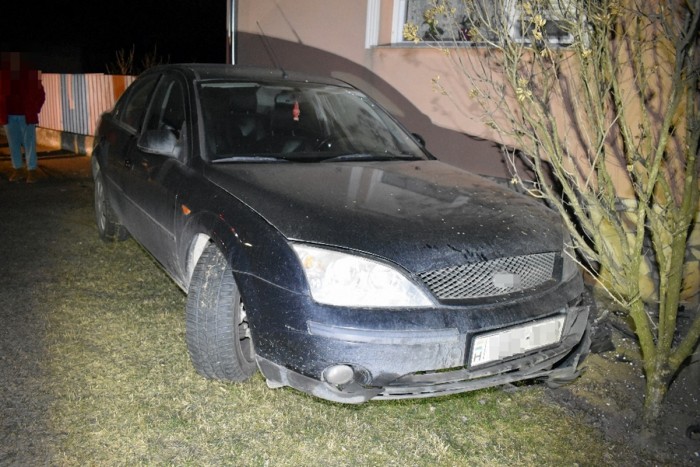 Ittasan, kijárási korlátozás alatt okozott balesetet a sofőr