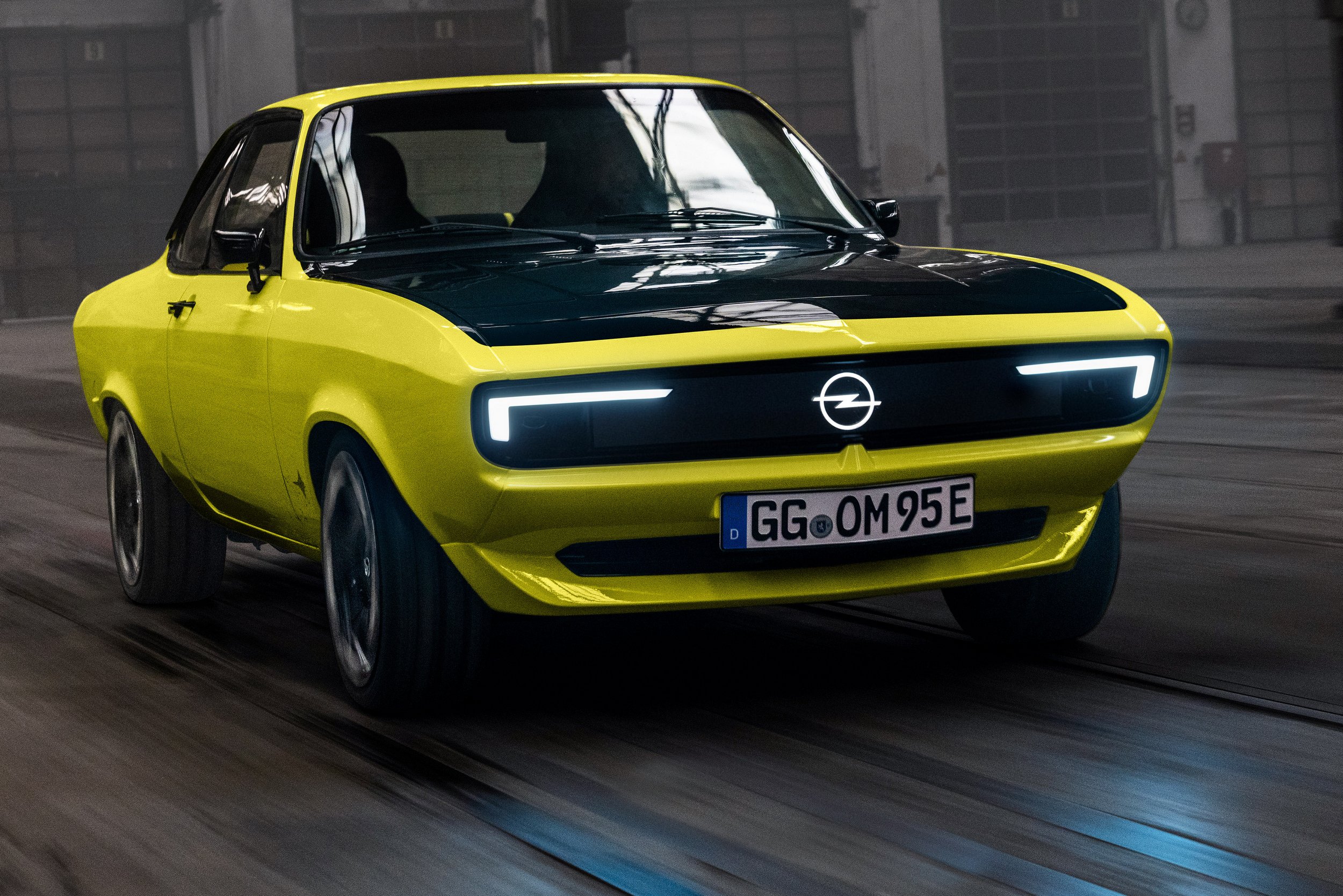 Gyári átalakítás: villanymotort szereltek az Opel Mantába 8