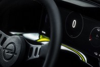 Gyári átalakítás: villanymotort szereltek az Opel Mantába 44