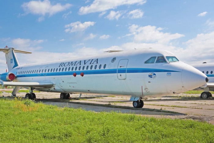 Elárverezik Ceausescu egykori különgépét