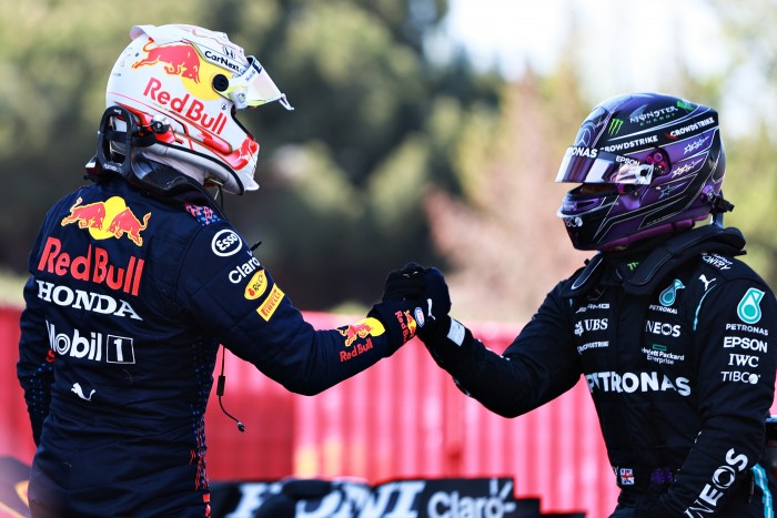 Itt a magyarázat, ezért marad Hamilton a Forma-1-ben 2 Itt a magyarázat, ezért marad Hamilton a Forma-1-ben 2