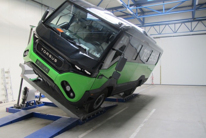 Megújult a világ legtágasabb expedíciós járműve 8 | Vezess Megújult a világ legtágasabb expedíciós járműve 8