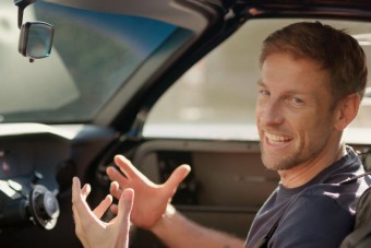 Hamarosan beindul Jenson Button autógyára