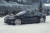 Milliós kártérítést fizet ügyfeleinek a Tesla 9