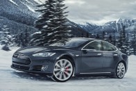 Milliós kártérítést fizet ügyfeleinek a Tesla 7