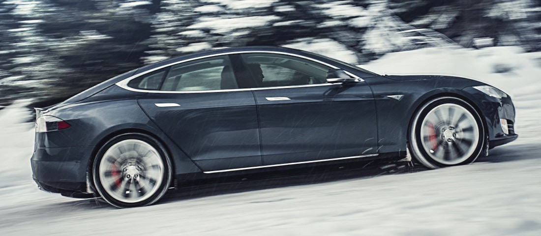 Milliós kártérítést fizet ügyfeleinek a Tesla