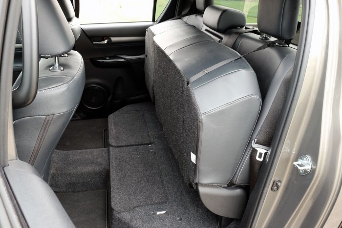 Erősebb, szebb és okosabb lett a világ kedvenc pickupja – Toyota Hilux 2.8 10