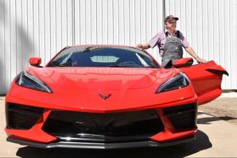 60 évet várt ez a férfi a tökéletes autóra