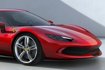 Küszöbön a Ferrari új hibrid szuperautója 
