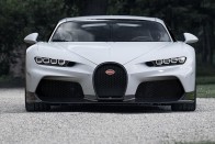 440-nel mehet közúton az új Bugatti 56