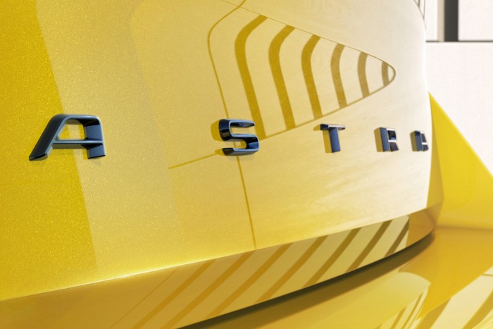 Részletfotókon a vadonatúj Opel Astra 1