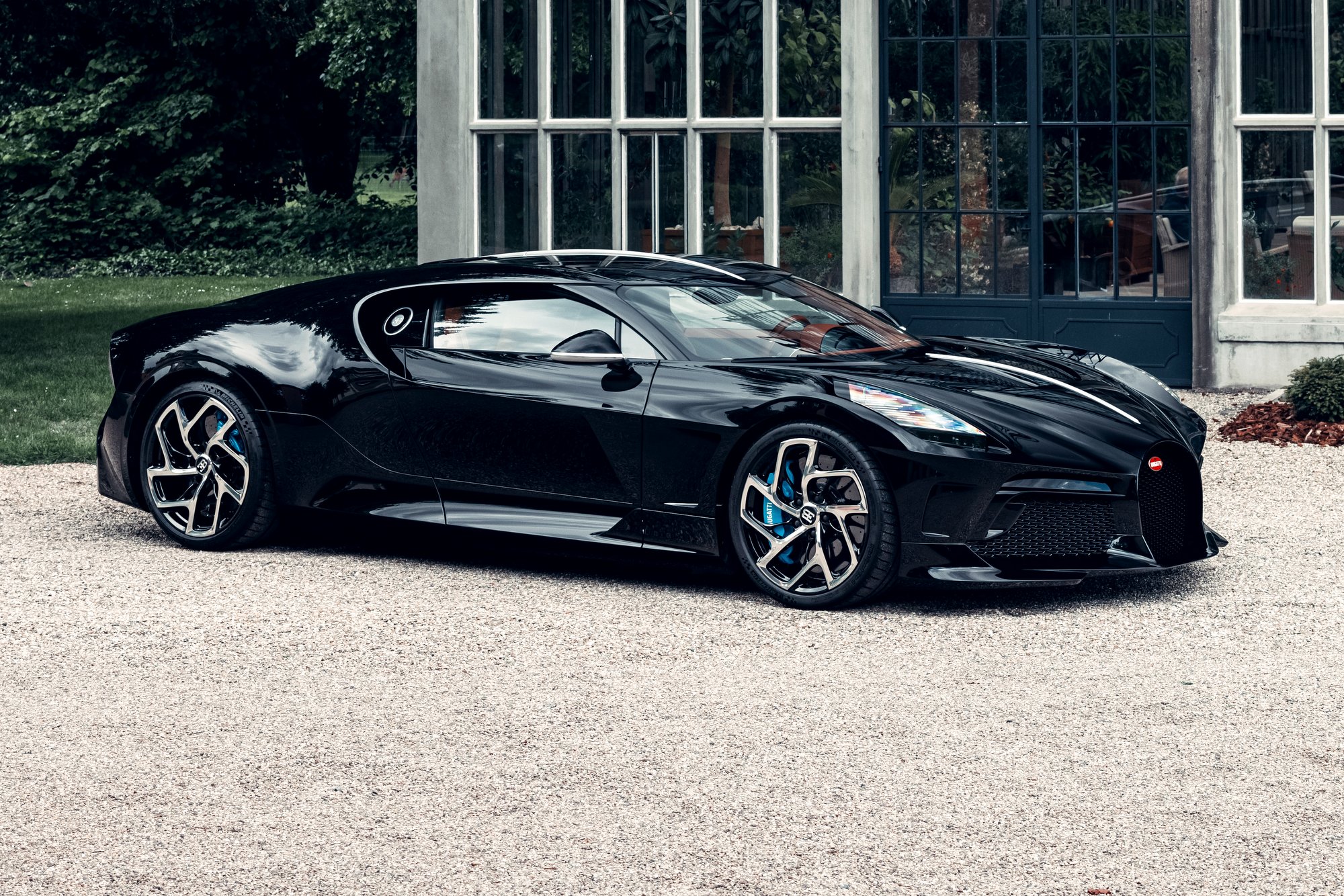 4 milliárdba kerül a Bugatti új csodajárműve 10