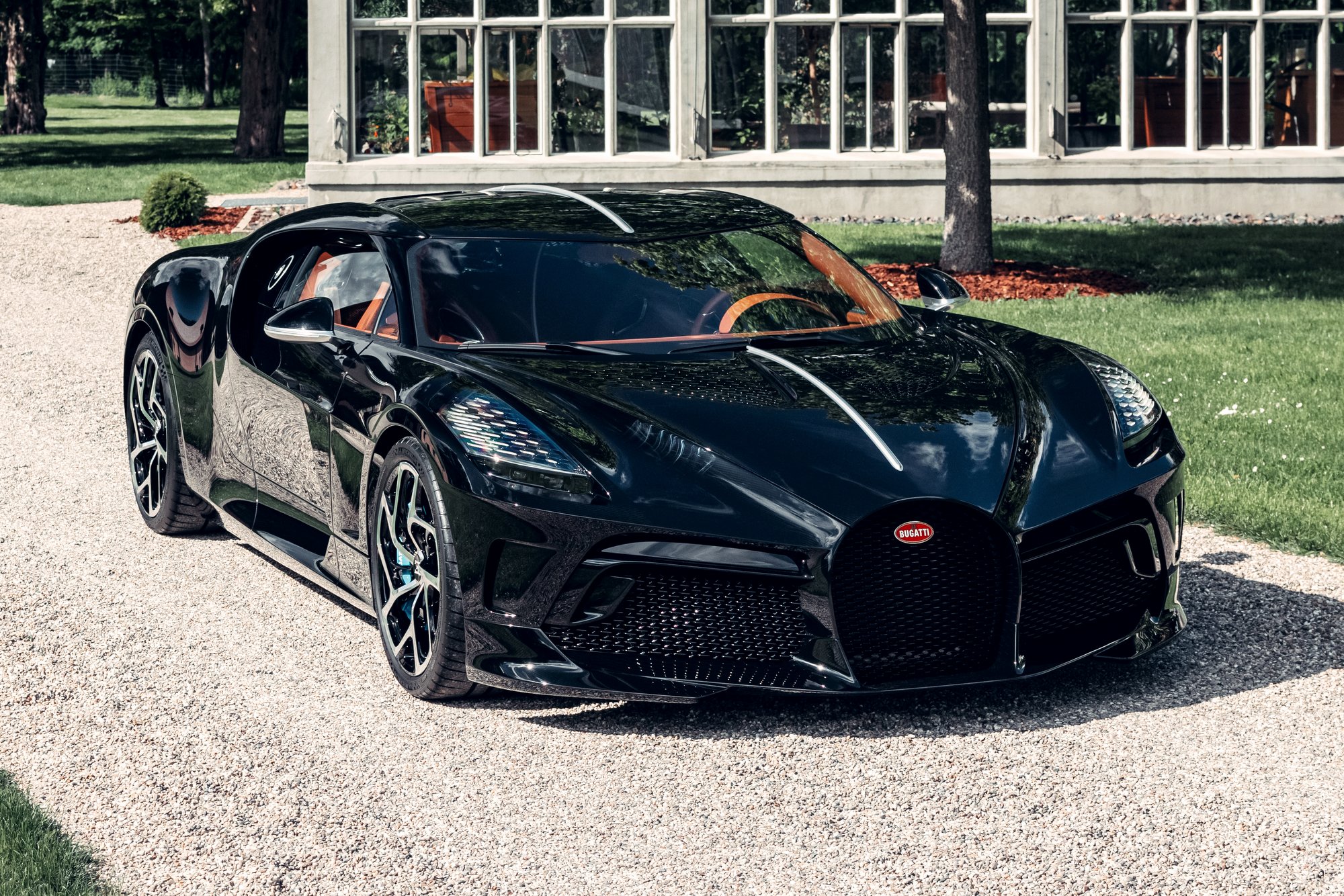 4 milliárdba kerül a Bugatti új csodajárműve 5