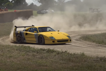 Ferrari F40-nel ilyen körülmények között ritkán csapatnak