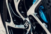 4 milliárdba kerül a Bugatti új csodajárműve 36
