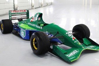 Eladó Schumacher első Forma-1-es autója