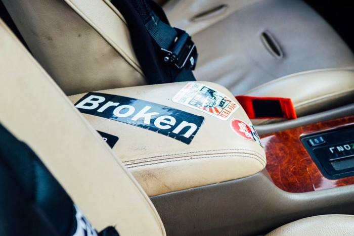 Egy fiatal nő olyan terepjárót épített magának, hogy a padlón koppant az állunk 5 | Vezess Egy fiatal nő olyan terepjárót épített magának, hogy a padlón koppant az állunk 5