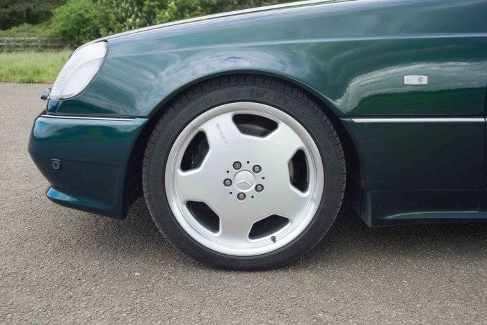 Eladó a 90-es évek legdurvább bálna-Mercedese 2