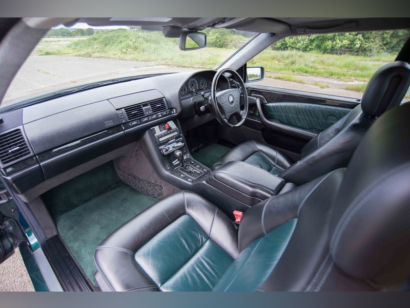 Eladó a 90-es évek legdurvább bálna-Mercedese 4