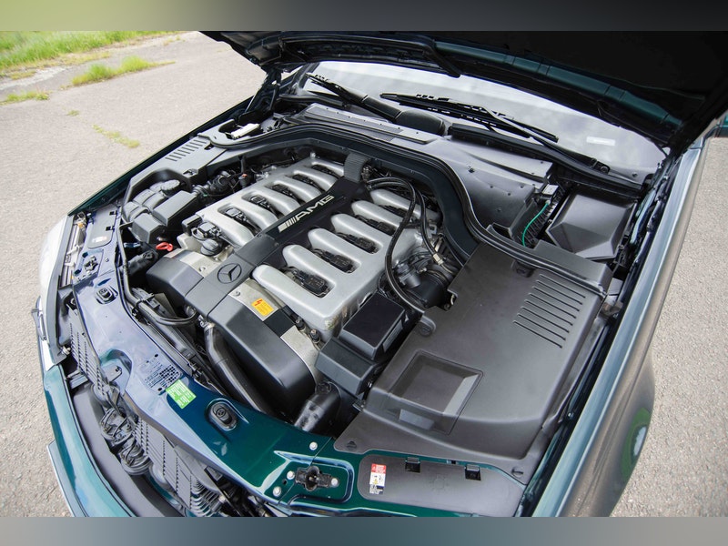 Eladó a 90-es évek legdurvább bálna-Mercedese 3