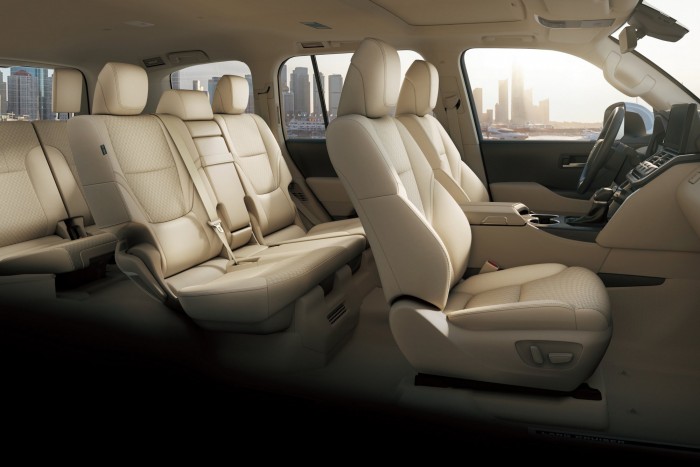 Bemutatkozott a vadonatúj Toyota Land Cruiser 8