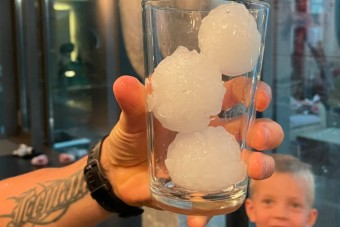 F1: Komoly károk Räikkönenéknél, jégeső verte szét a házát