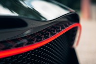4 milliárdba kerül a Bugatti új csodajárműve 39