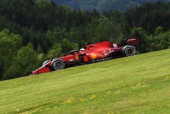 F1: Tesztversenyt fut a Ferrari