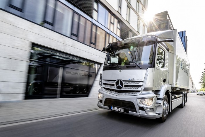 Új taggal bővül a Mercedes-Benz Actros család 3