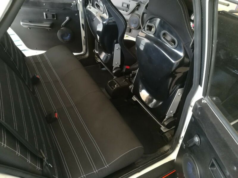 7,7 milliót kérnek ezért a komolyra tuningolt faros Skodáért 4