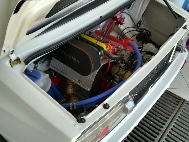 7,7 milliót kérnek ezért a komolyra tuningolt faros Skodáért 2 | Vezess 7,7 milliót kérnek ezért a komolyra tuningolt faros Skodáért 2