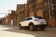 Kézi váltó rég volt ennyire jó – Mazda CX-30 34