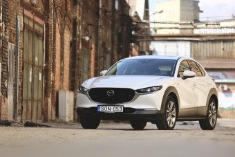 Kézi váltó rég volt ennyire jó - Mazda CX-30