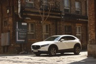 Kézi váltó rég volt ennyire jó – Mazda CX-30 39