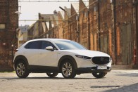 Kézi váltó rég volt ennyire jó – Mazda CX-30 40