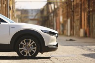 Kézi váltó rég volt ennyire jó – Mazda CX-30 42